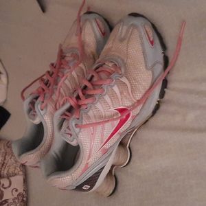 Women's Nike shox shoes